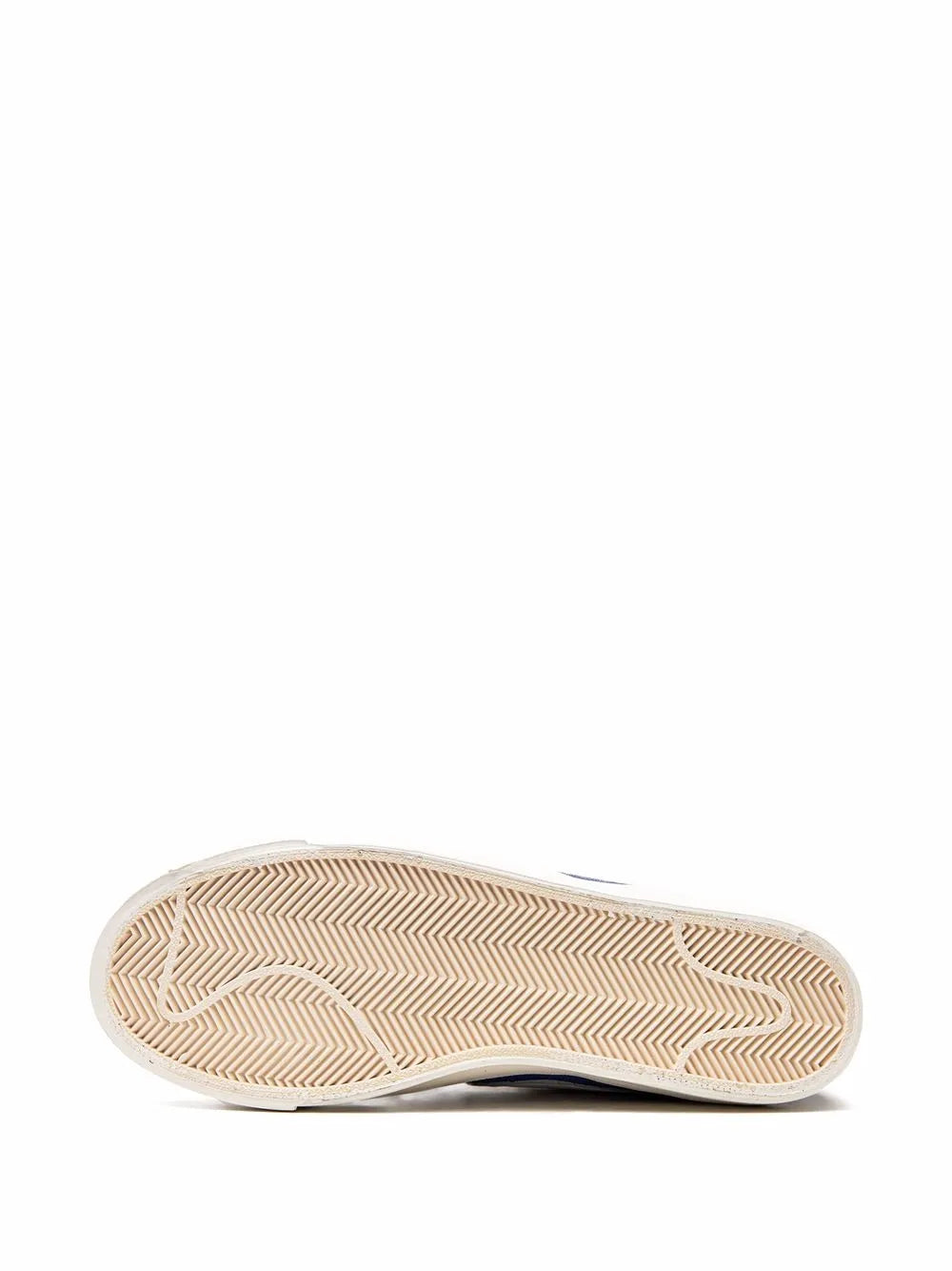 Herringbone-pattern rubber outsole for high-top sneakers