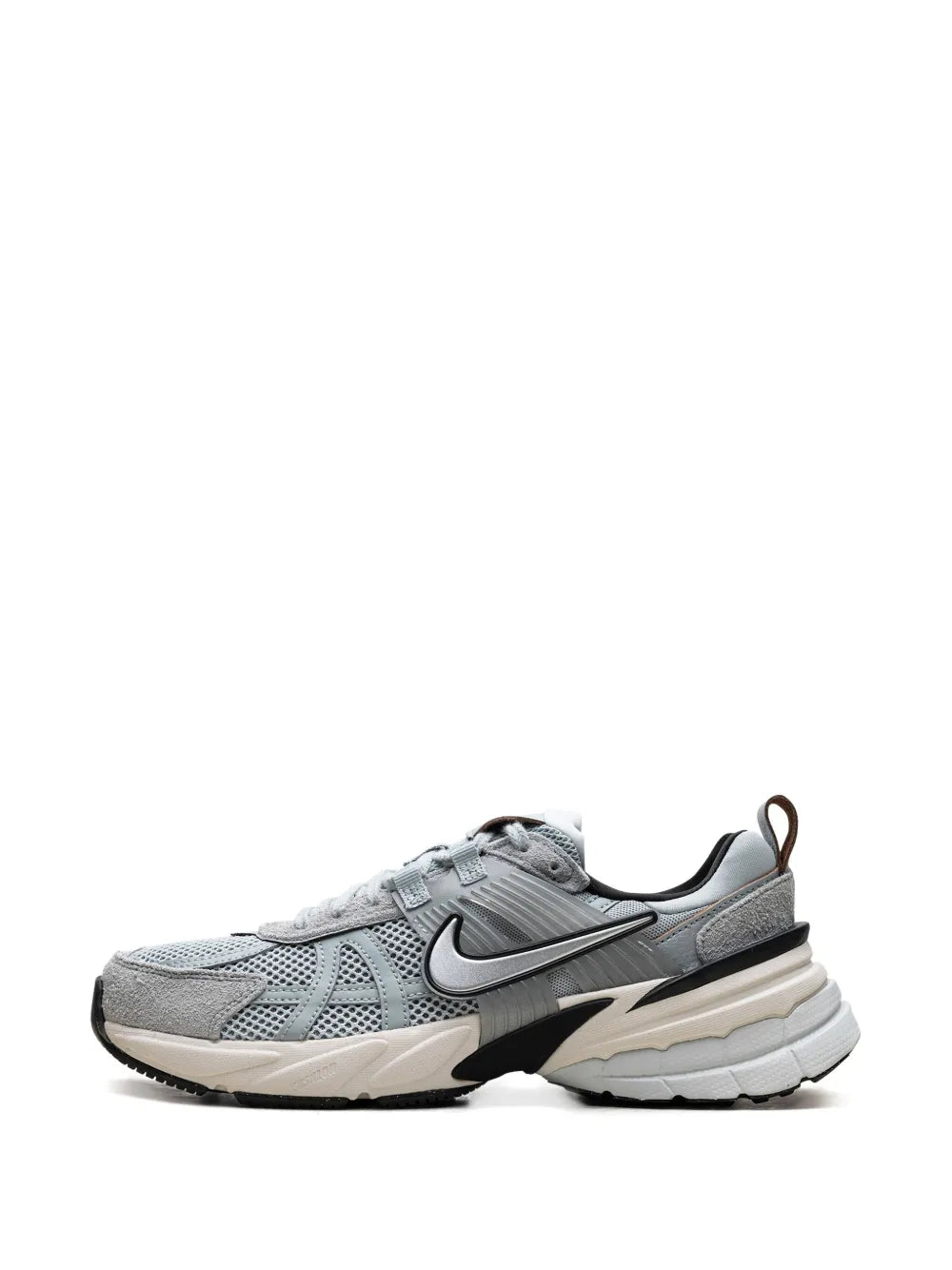 Light gray running sneaker front three-quarter view, lace-up mesh with black swoosh