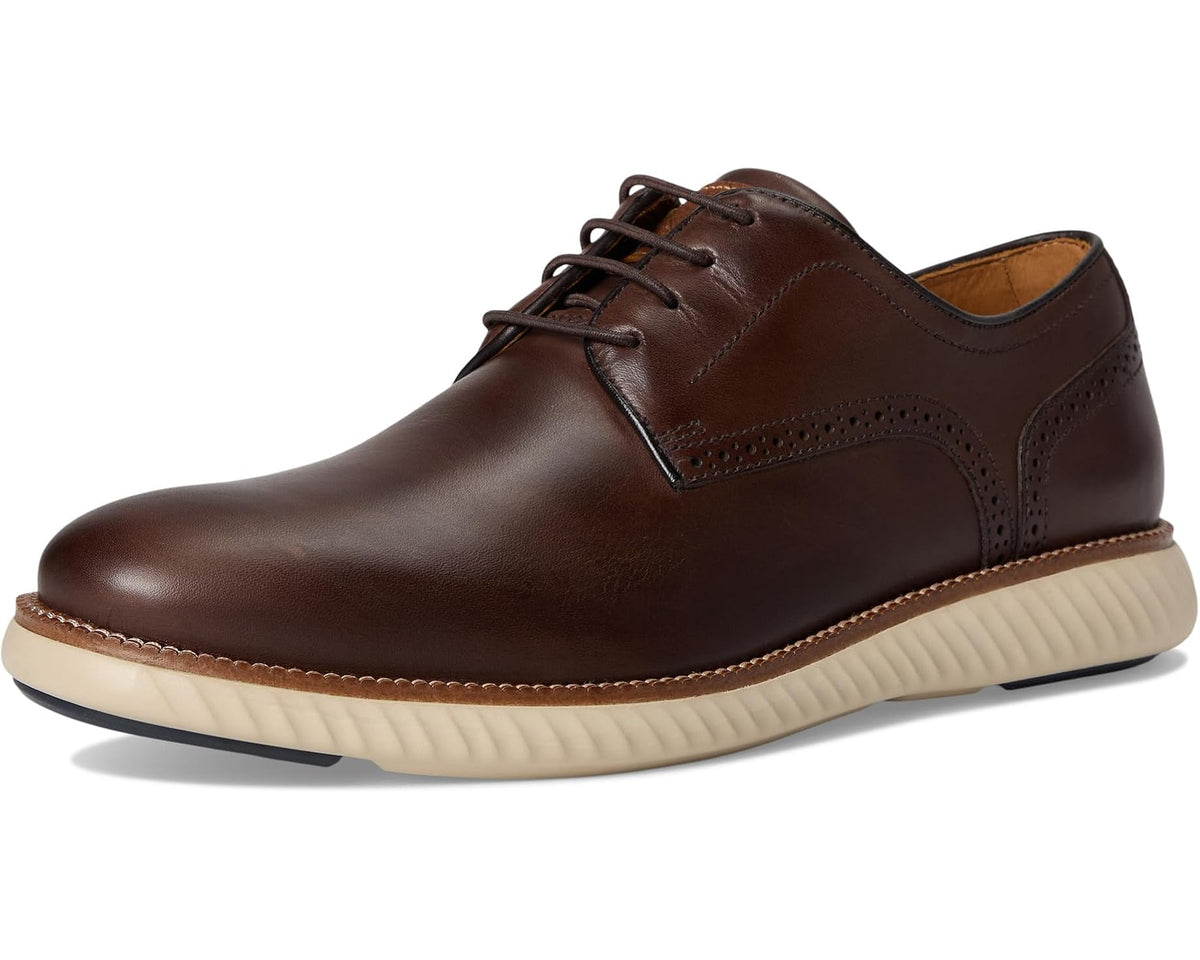 Chocolate brown men’s leather oxford shoe, lace-up plain toe with cushioned tread sole.