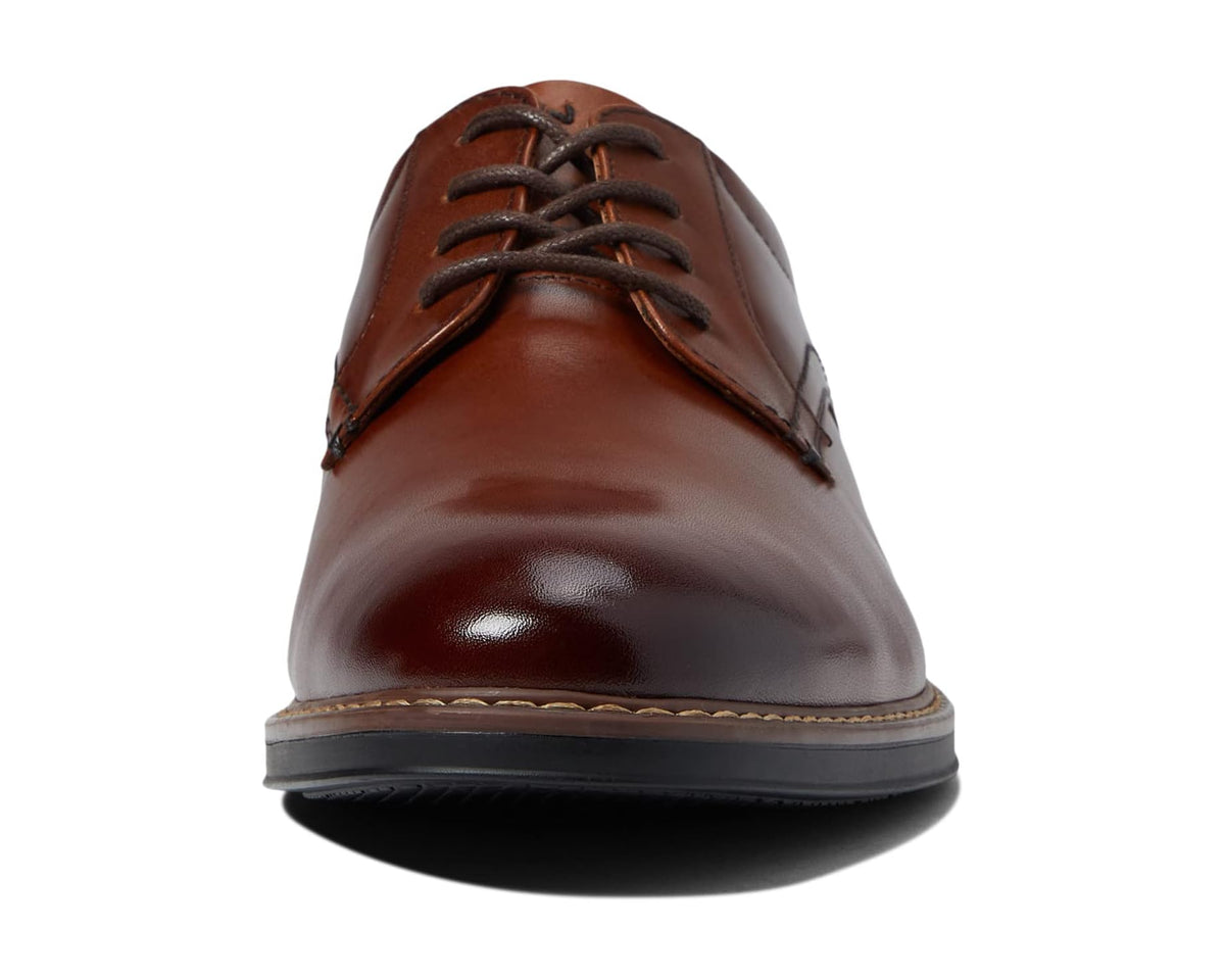 Nunn Bush Centro Flex plain-toe Oxford shoe, front view with glossy toe cap and lace-up