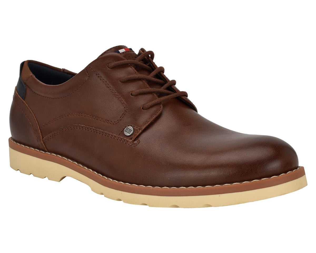 Cognac leather lace-up oxford shoe, textured upper and rubber outsole
