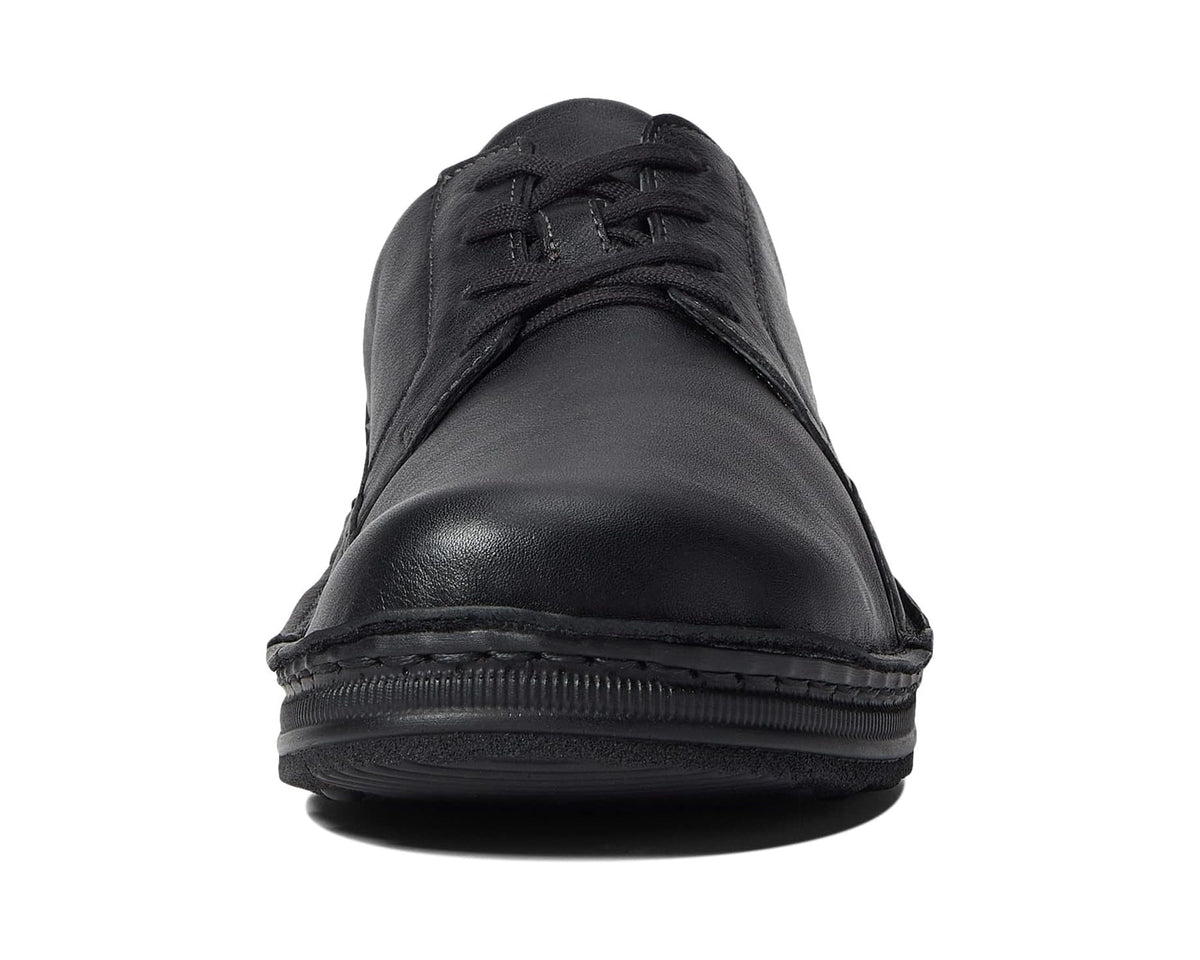 Men's Naot black leather lace-up oxford with round toe and thick tread sole