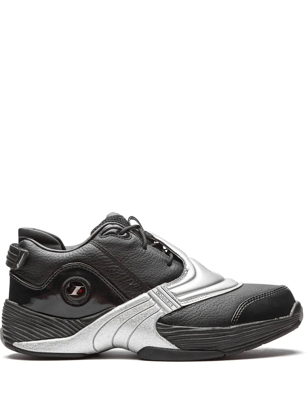 Black and silver low-top sneaker, lace-up with padded collar and side stripe