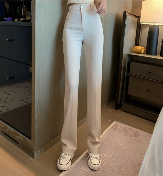 Women’s wide-leg pants in off-white with front button closure and wide straight legs