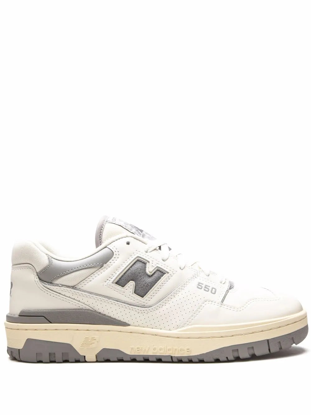 White New Balance 550 sneakers with gray logo and silver panels, lace-up