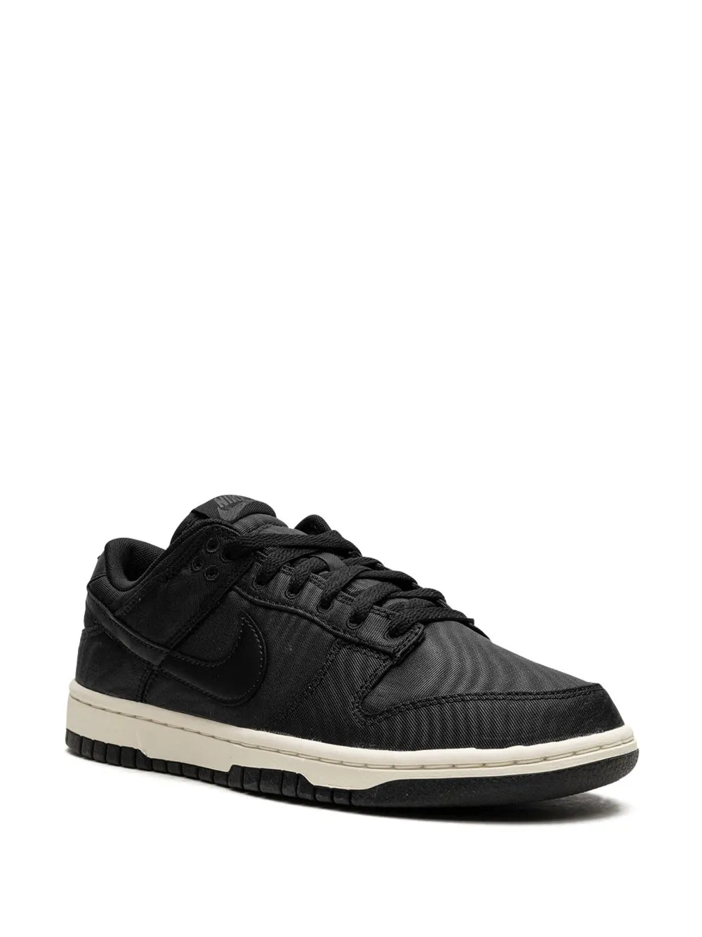 Black Nike Dunk Low sneakers, front view, black laces and padded collar