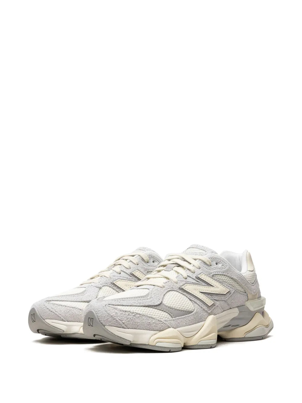 Low-top sneakers, side view, white/light gray mesh with beige midsole