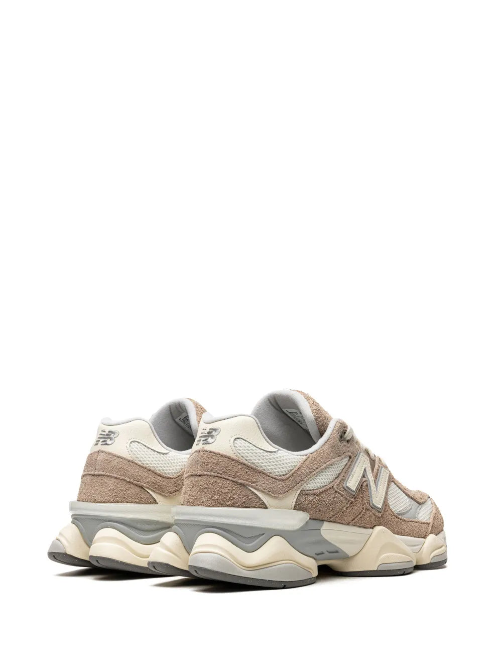 Beige and white lace-up running sneaker, heel tab and N logo detail.