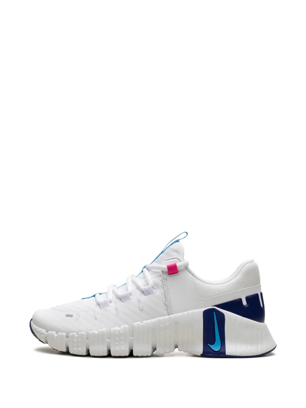 Nike white training shoe with blue heel panel and swoosh, low lace-up style
