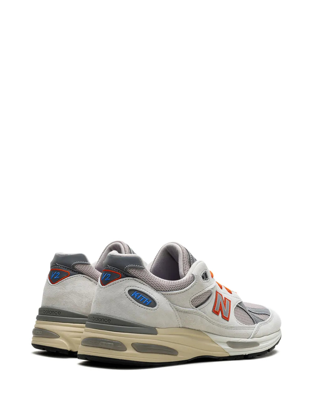 Light grey New Balance 991V2 sneakers, heel and side view with N logo