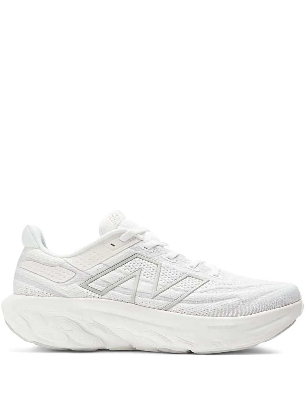 White New Balance 1080V13 lace-up sneakers, mesh upper, Fresh Foam cushioned sole