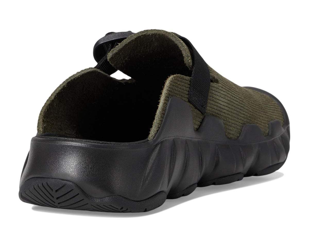 Men's KEEN Hyperport clog showing black heel cup and padded interior lining