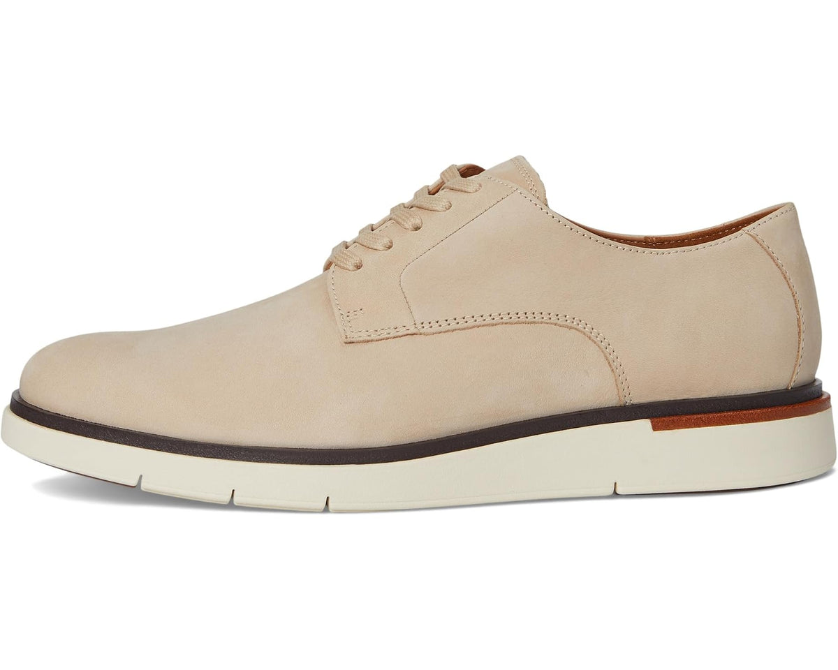 Men's sand nubuck lace-up oxford shoe with low profile and light sole