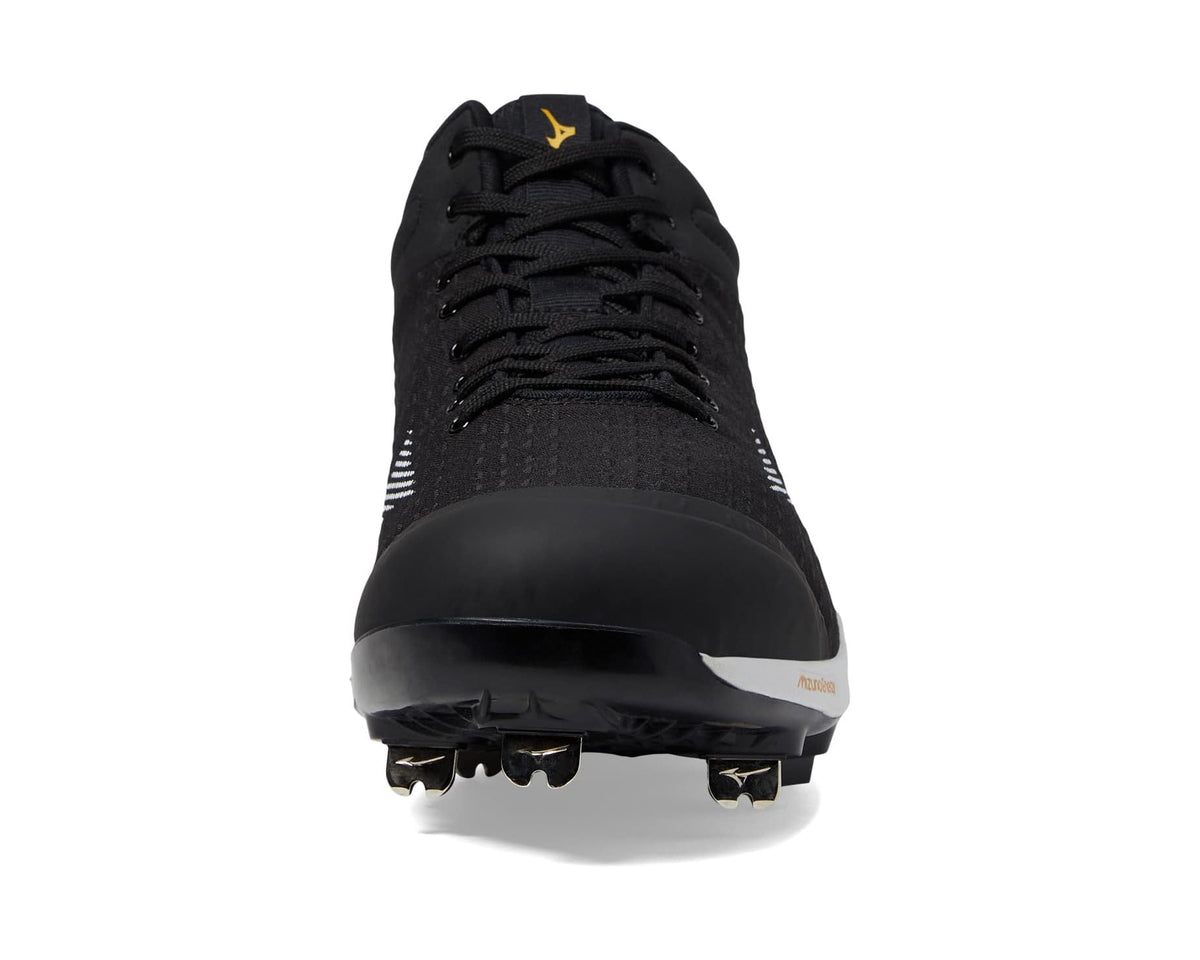 Men's mid baseball cleats rear view: black upper with lace-up and studded sole