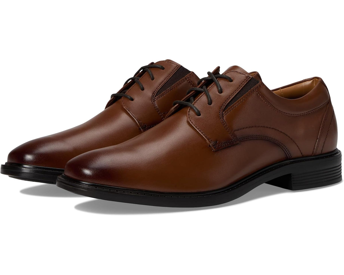 Brown leather lace-up oxford derby shoe with plain toe and black sole
