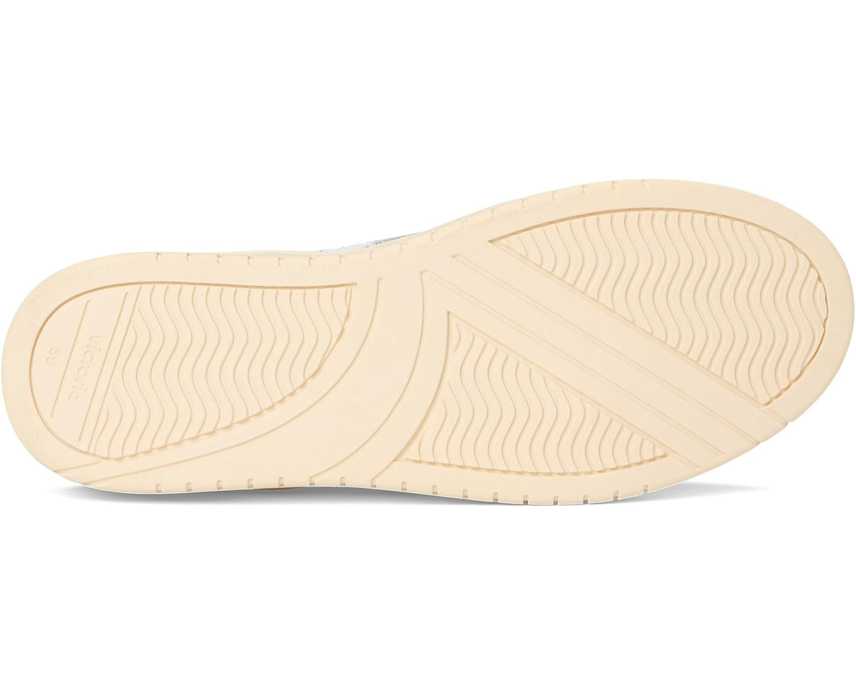 Unisex suede sneakers gum rubber outsole with textured traction
