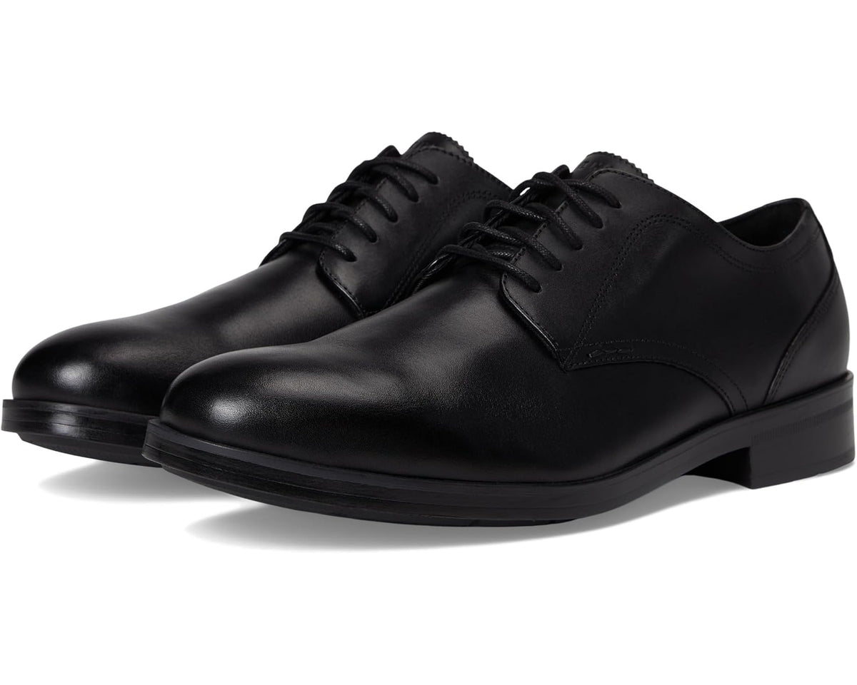 Men's black leather plain-toe oxford shoes with lace-up front and low profile sole