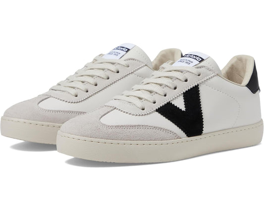 Unisex victoria sneakers with white upper and black triangular side panel
