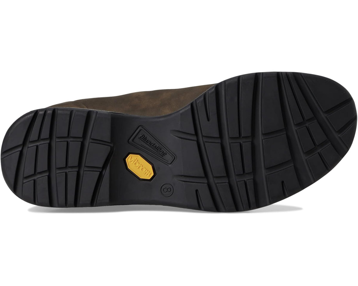 Black rubber outsole with tread pattern for Blundstone Chelsea boot