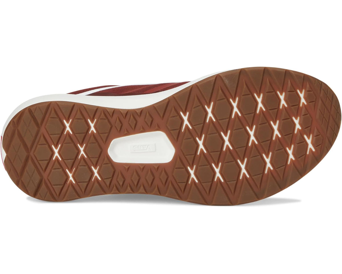 Bordeaux sneaker outsole with geometric tread and white heel panel