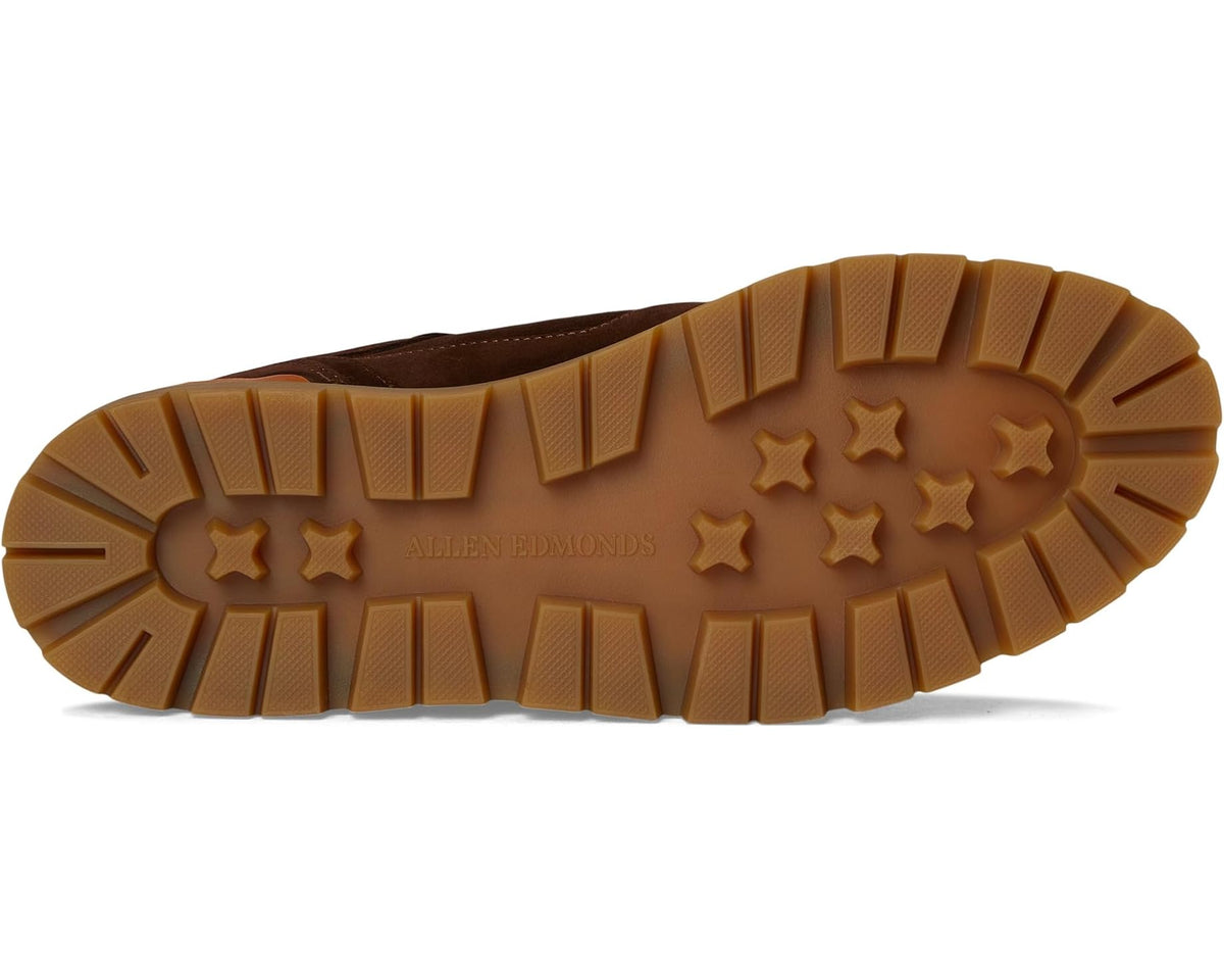 Men's Vail polo sneakers outsole with rugged tread and star-pattern grip