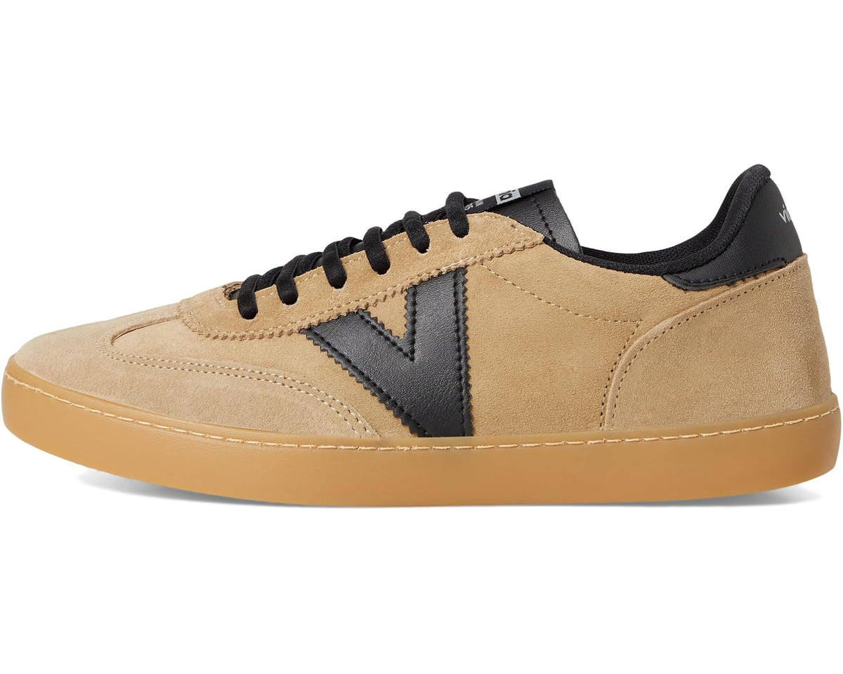 Beige and black low-top leather sneaker, lace-up with triangular side panel