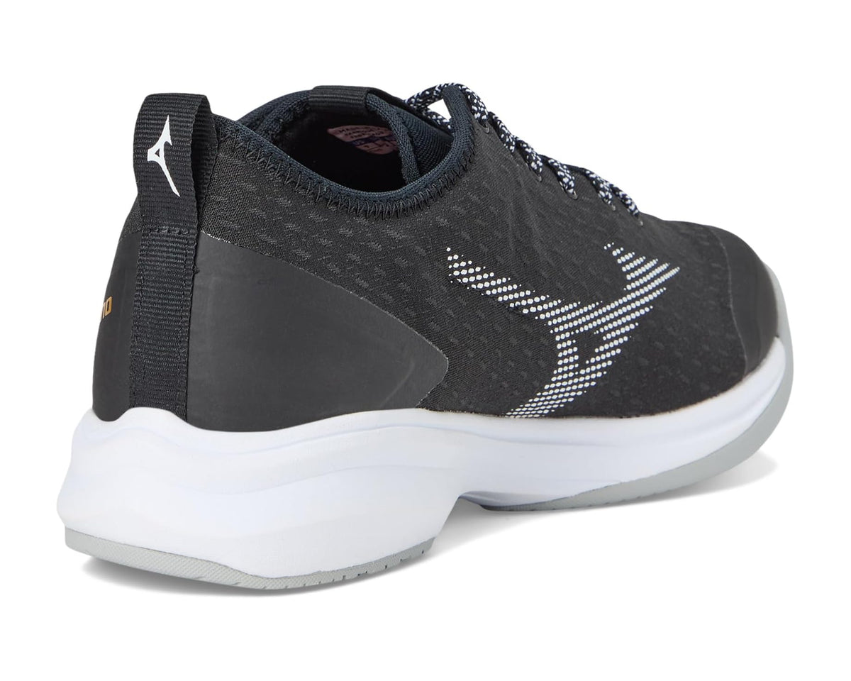 Men's Mizuno Dominant 4 low-turf sneakers, black back panel with white midsole