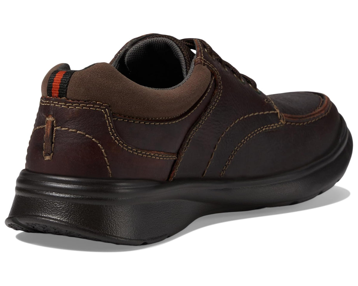 Clarks men’s brown leather lace-up shoe with heel tab detail and cushioned collar