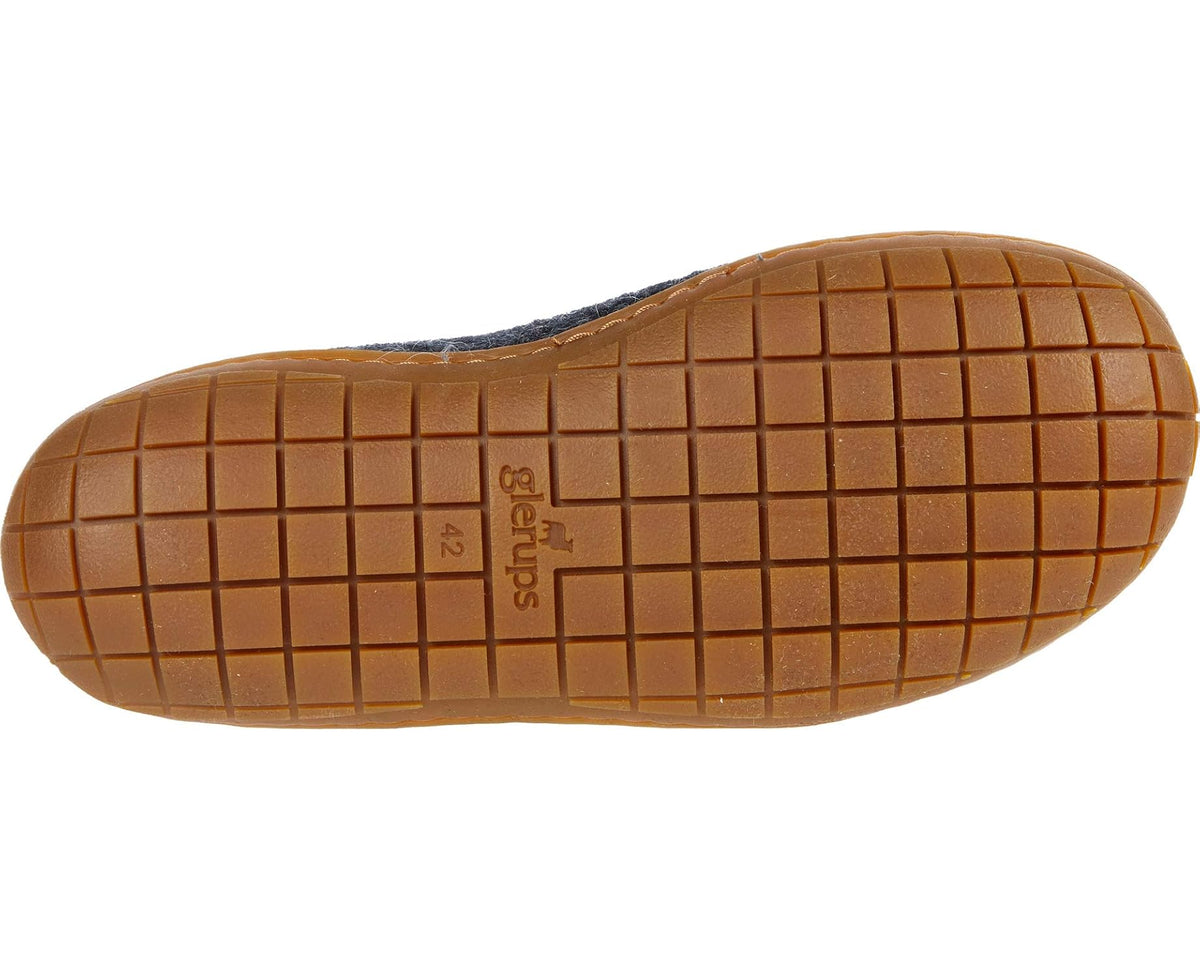 Honey rubber outsole with grid tread and Glerups logo for slip-on clog