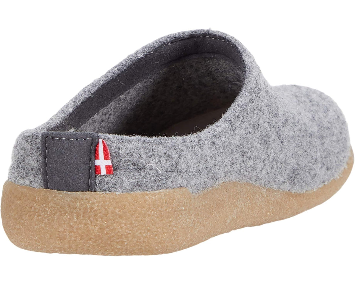 Gray felt slide with dark lining and Denmark flag patch near heel.