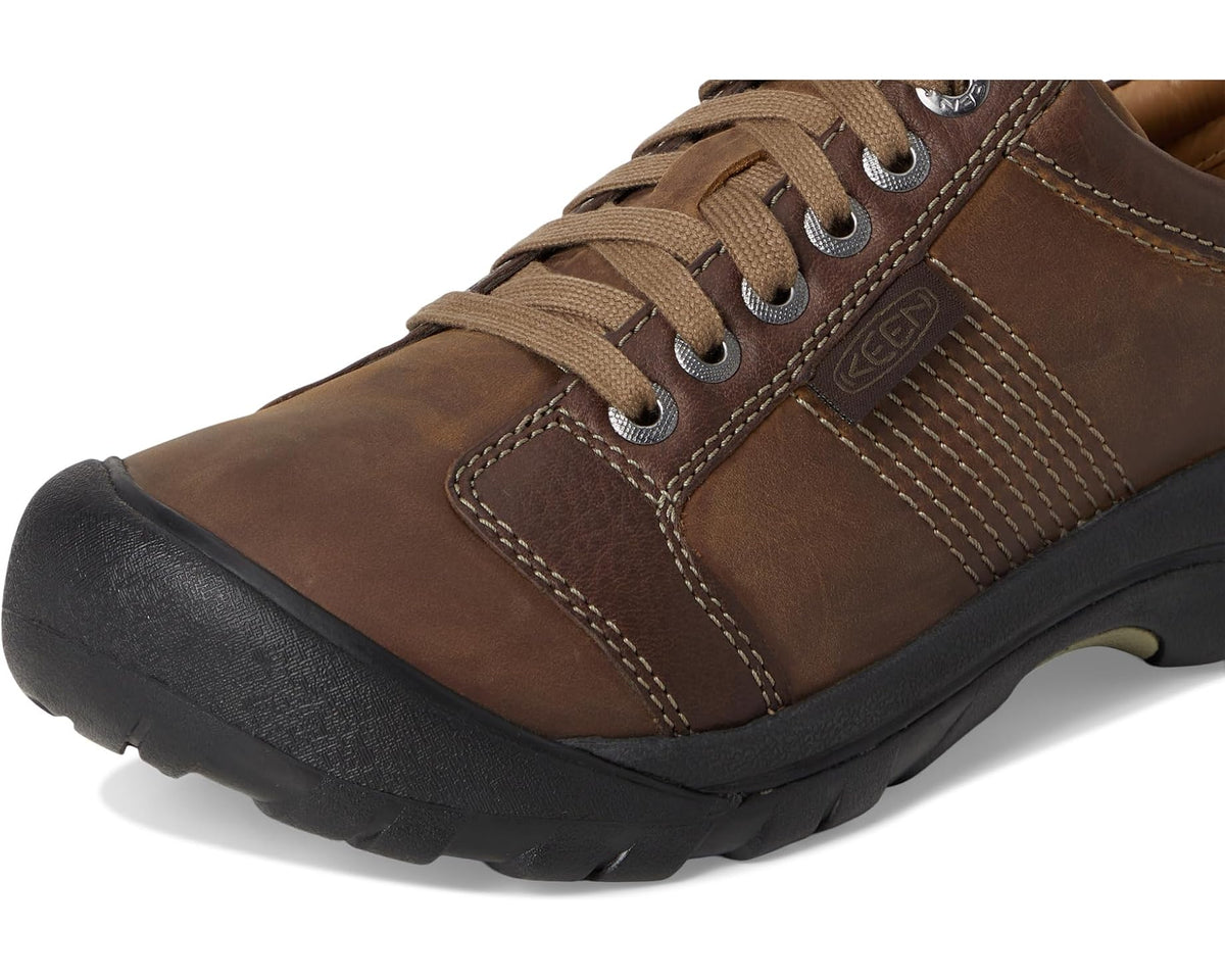 KEEN Austin men's casual shoes, close-up of lace-up upper and woven side texture