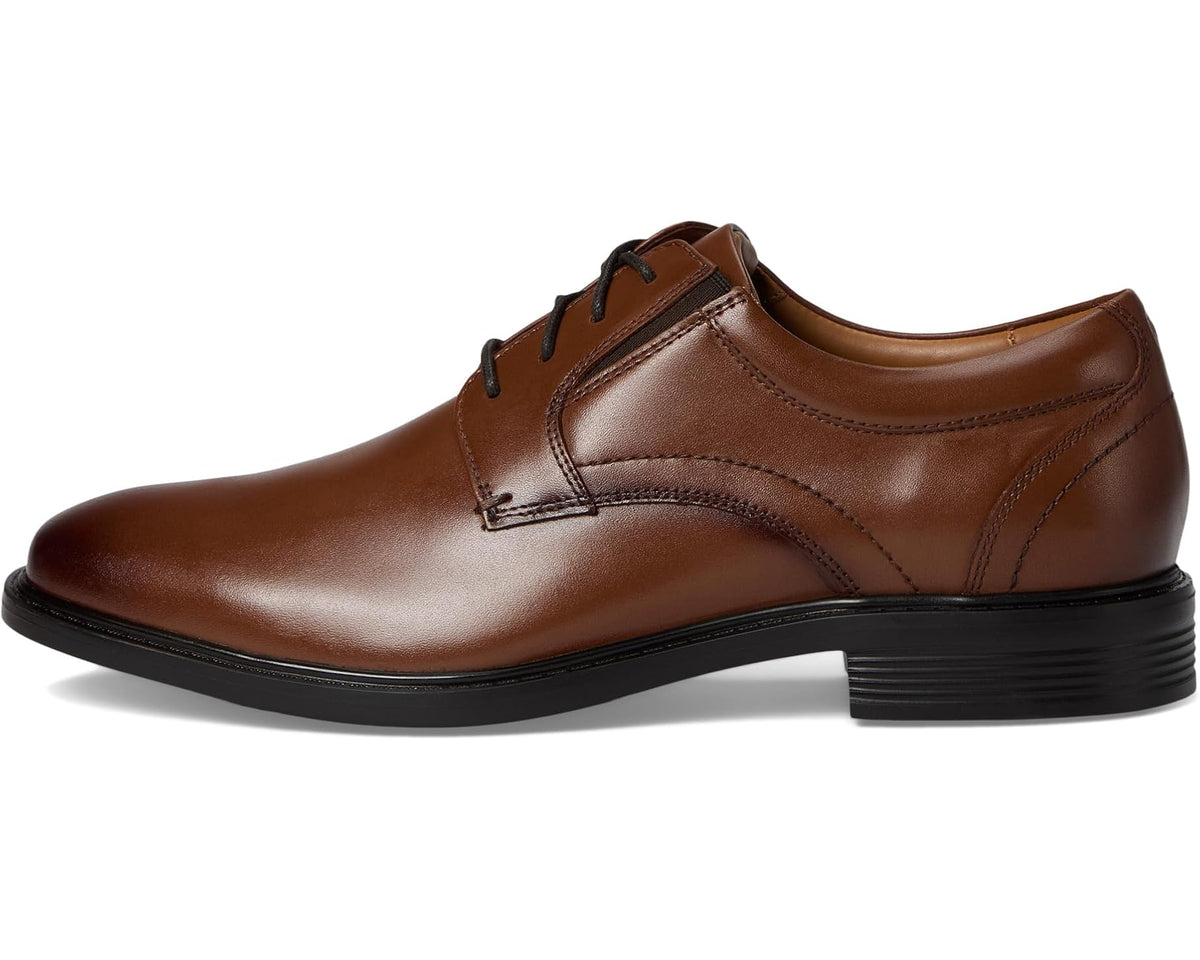 Brown leather lace-up dress oxford shoe with low-profile black heel