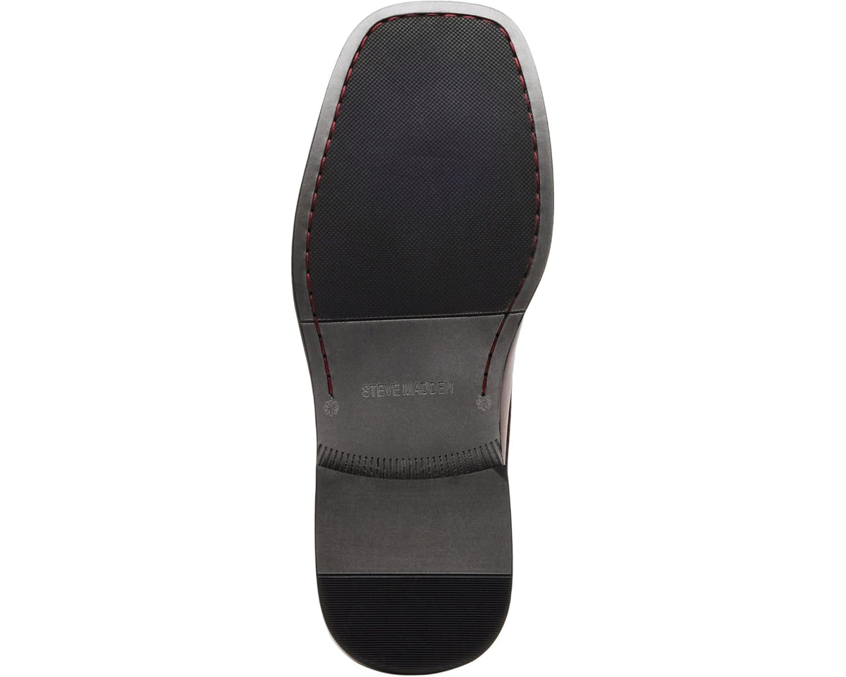 Men's oxford outsole with dark rubber tread and red edge stitching