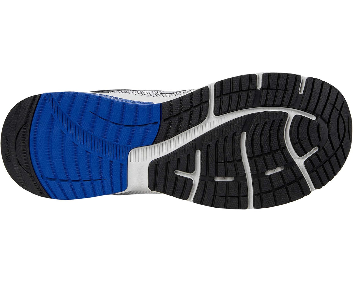 Men's New Balance 847v4 shoe outsole with blue heel section and black tread