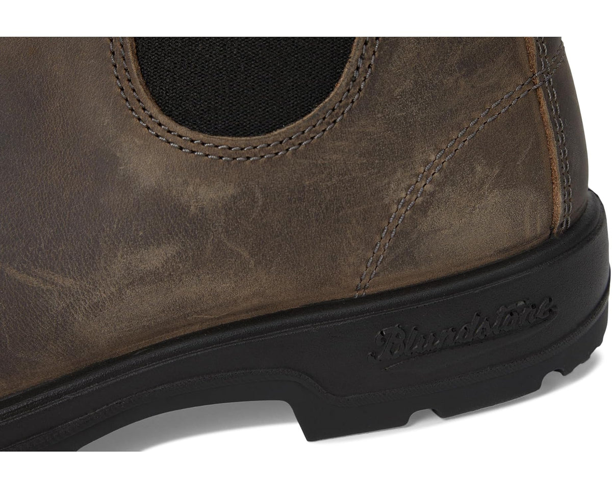 Unisex Chelsea boot heel with molded Blundstone logo and stitched leather upper