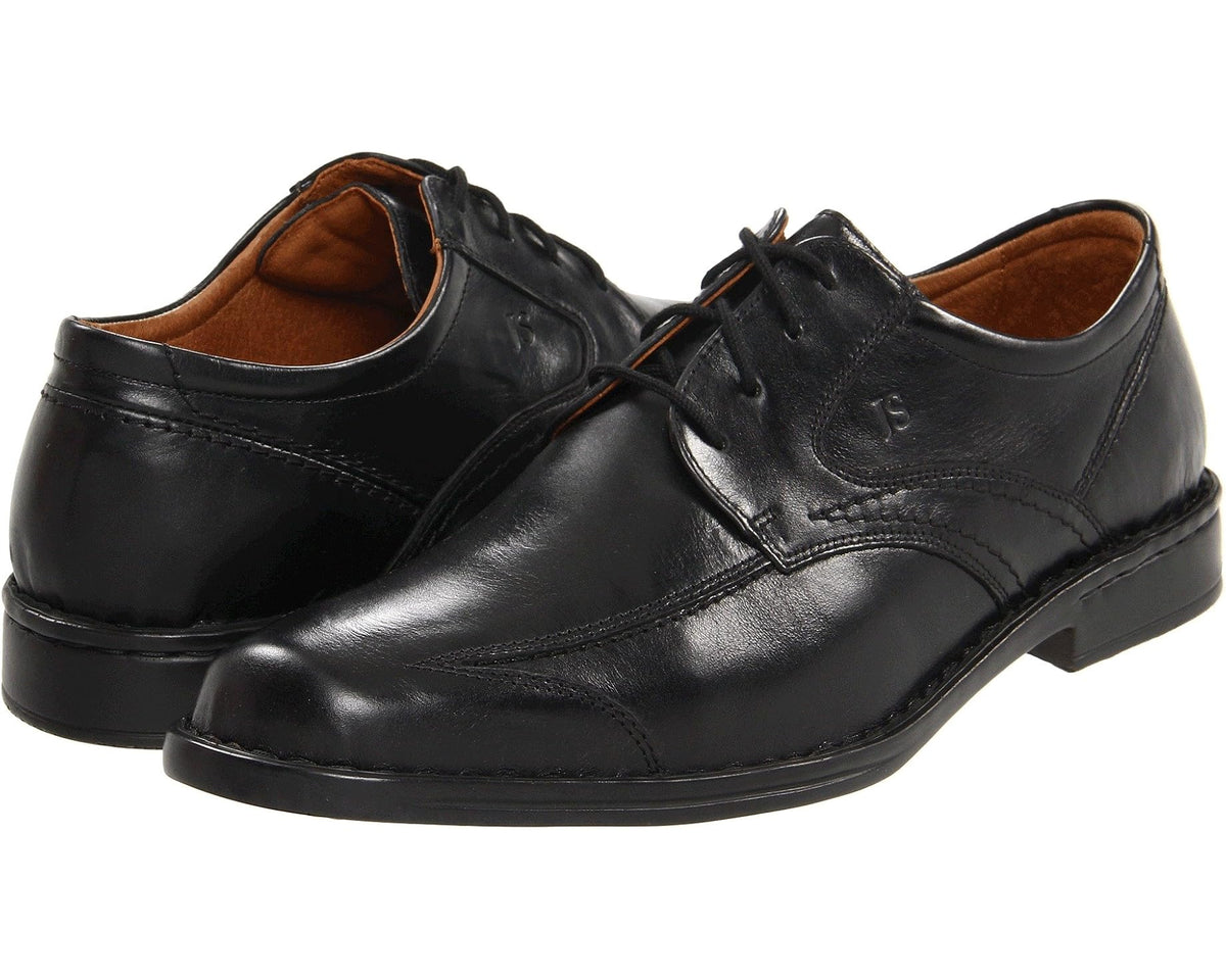 Black leather men's Oxford dress shoes with lace-up front